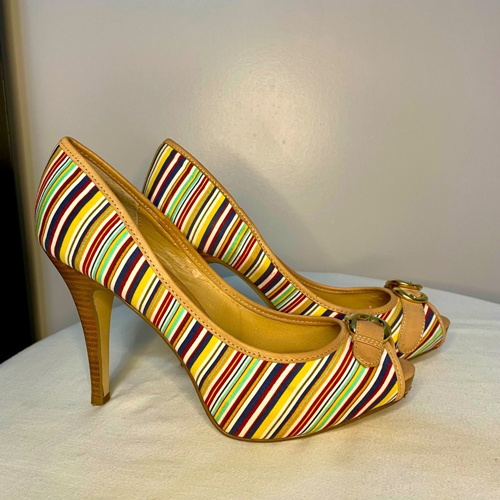 Steven Madden Lockd Peep-toe Heels w/ Multi color stripe fabric Size 9
